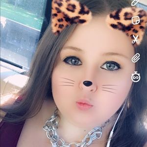 Meet your Posher, Caitlin